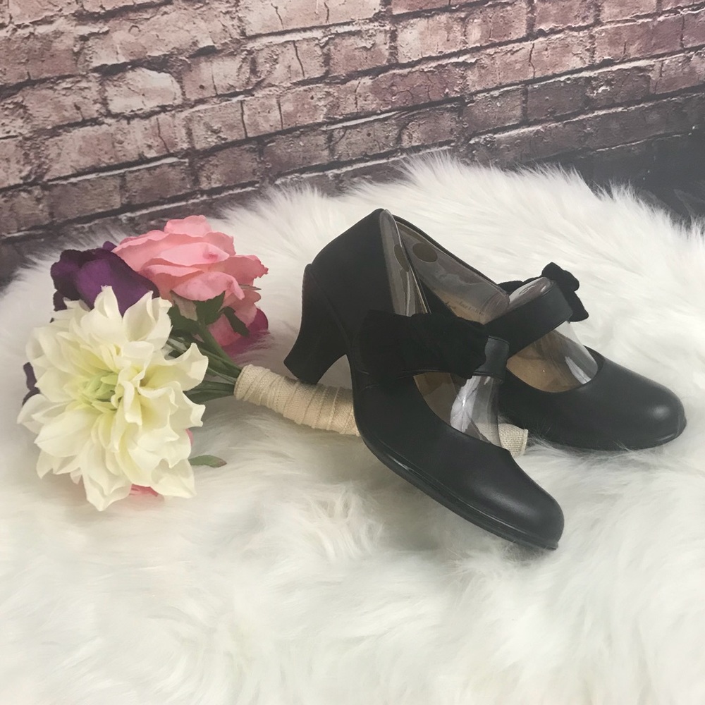 Comfortiva Sophia Softspots Shoes